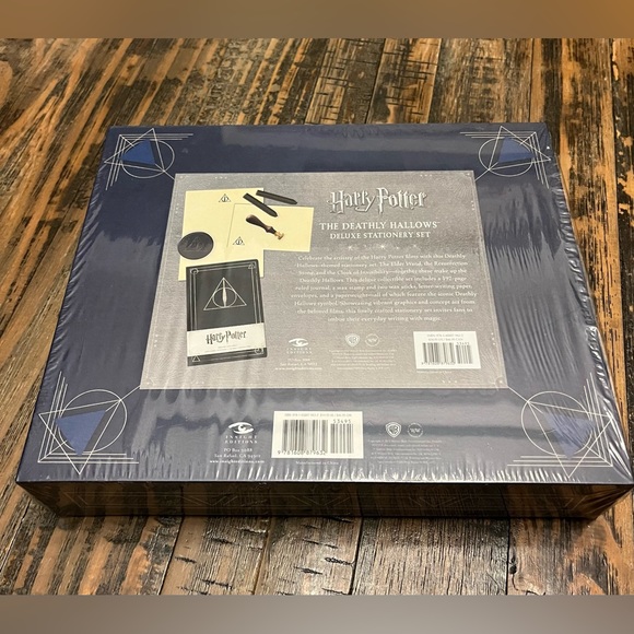 Harry Potter, Deathly Hallows Deluxe
Stationary - Picture 5 of 6